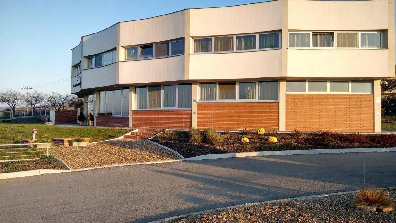 Penzion U Vinarstvi Sabata Zaječí Exteriör bild